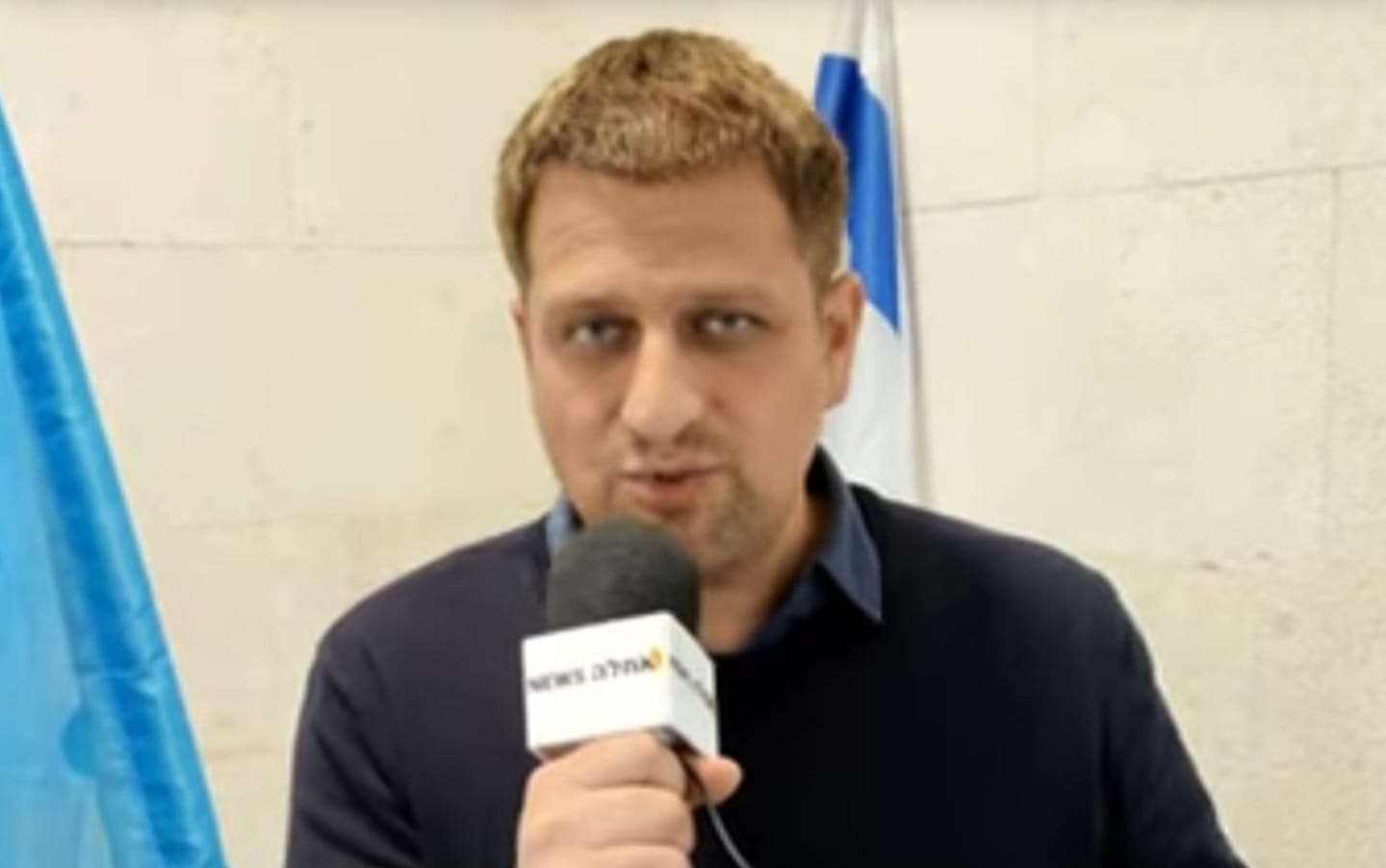 יו"ר האופוזיציה יניב מרקוביץ' למען תושבי העיר רחובות. צילום: מערכת "אחלה רחובות"