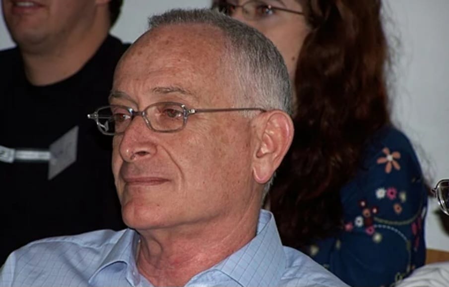 איש העסקים ומו"ל קבוצת התקשות "הארץ" עמוס שוקן. צילום: מסך ויקיפדיה