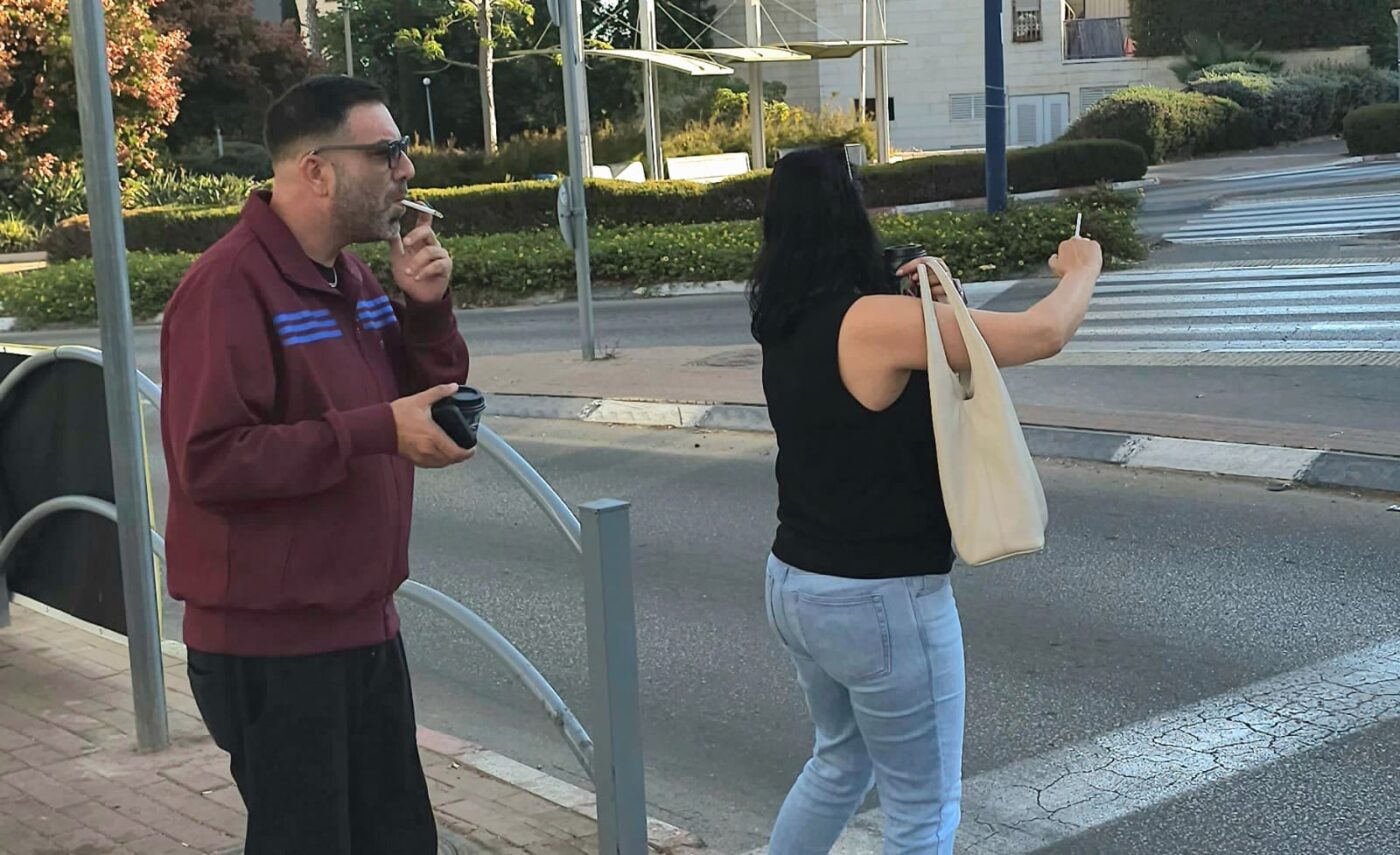 יאללה, בוא נברח! דניאל כהן עם אשתו "ראש הכת". צילום: מערכת "אחלה סלבס"