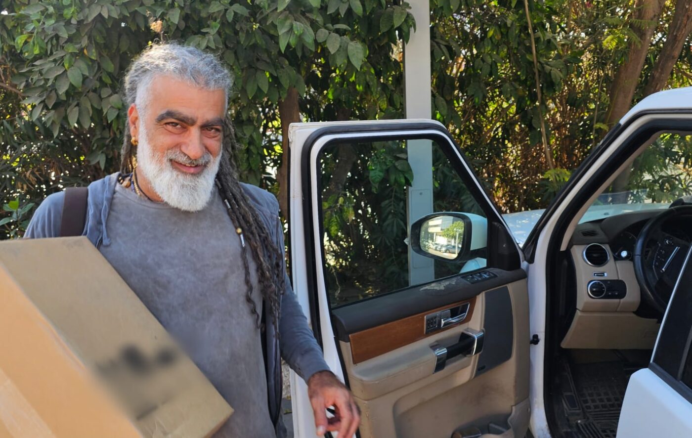 פוצח בדיאטה חדשה? הזמר המפורסם, מוש בן ארי. צילום: מערכת "אחלה סלבס"