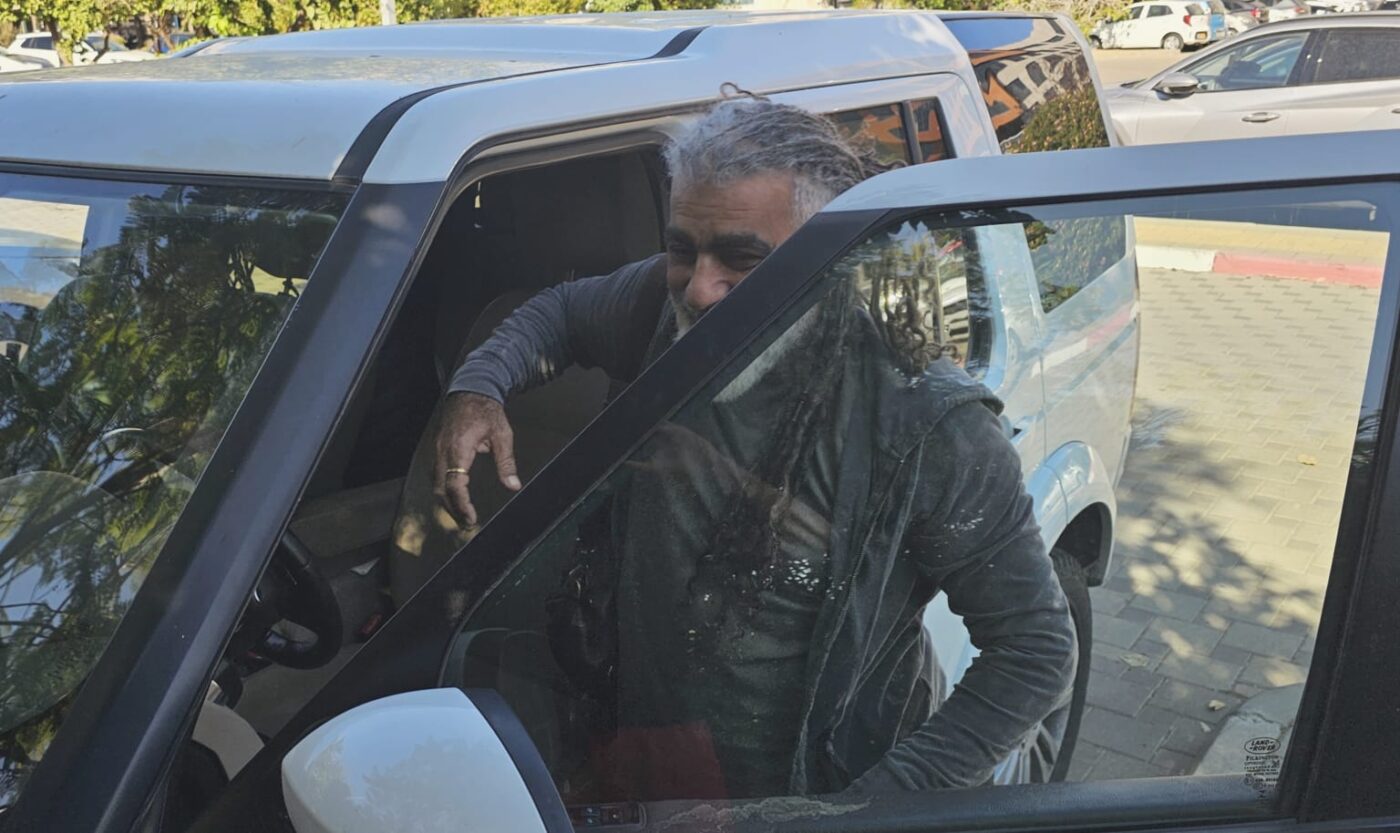 מי יכנס קודם, מוש או המטחנה? צילום: מערכת "אחלה סלבס"