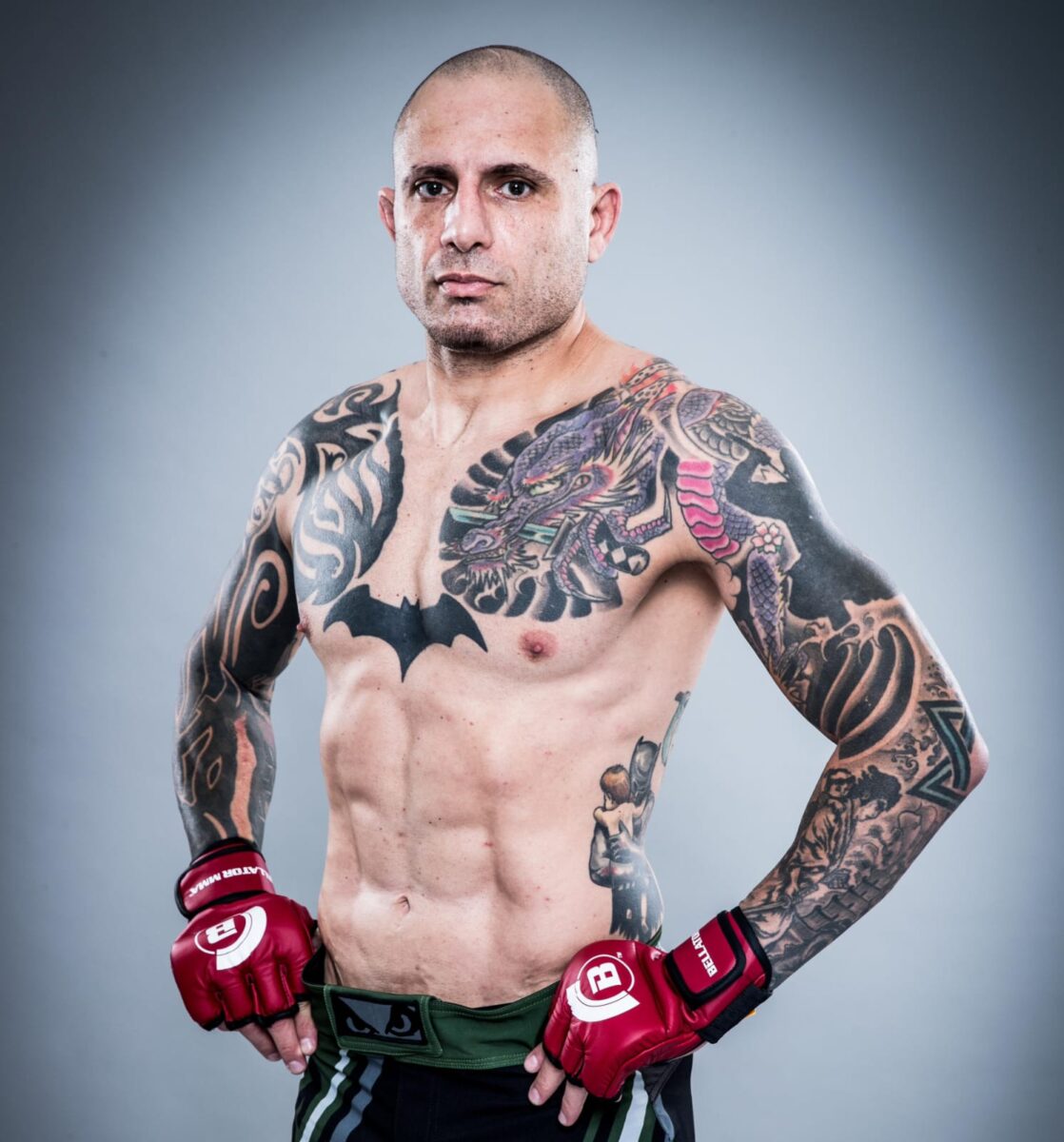 "אם הייתי רואה רבע סיטואציה ממה שפורסם בכתבה – הייתי עובר לאבטח את הבחורה ולא את הלקוח". אמן הלחימה חיים גוזלי. צילום: Bellator