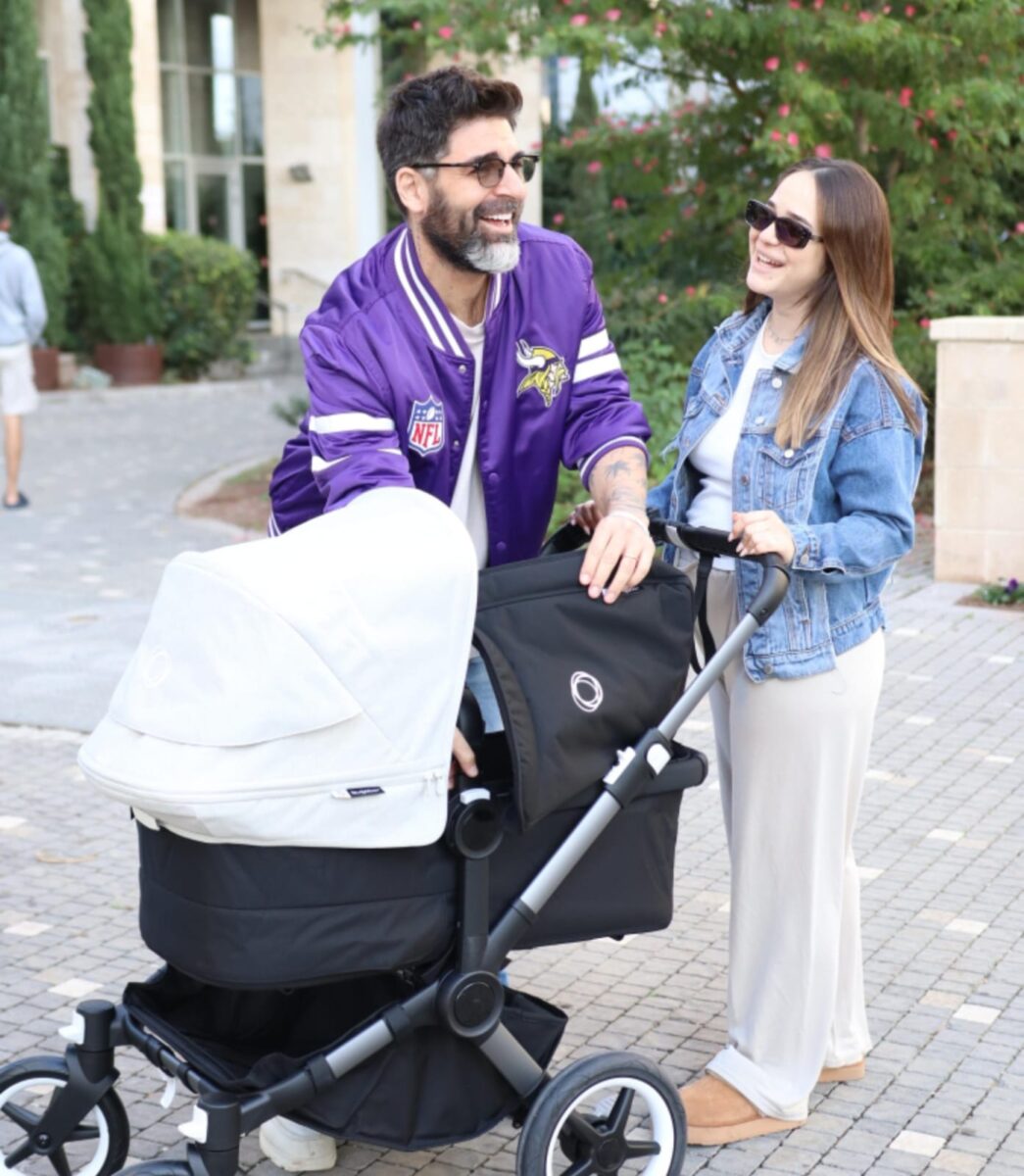 מזל טוב! רותם כהן ואשתו שי שגיא. צילום: אור גפן