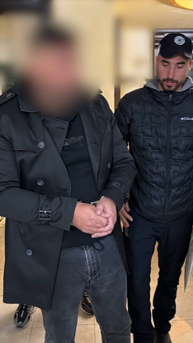 מצ"ב תעוד מהמעצרים ותפיסת הרכבים -קרדיט דוברות המשטרה.