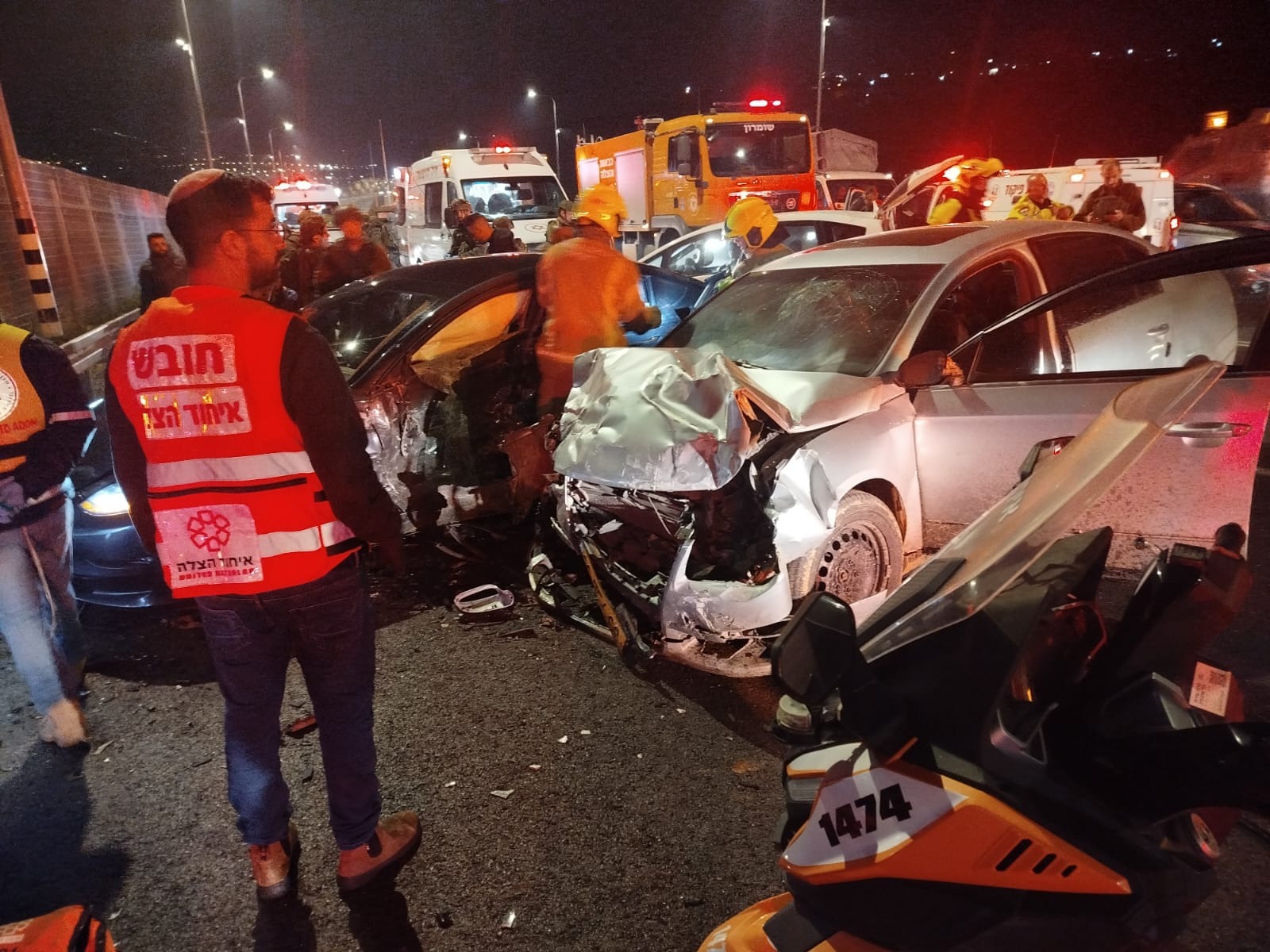 מערכת "אחלה ניוז" עם הדיווח הבא צילום: דוברות איחוד הצלה