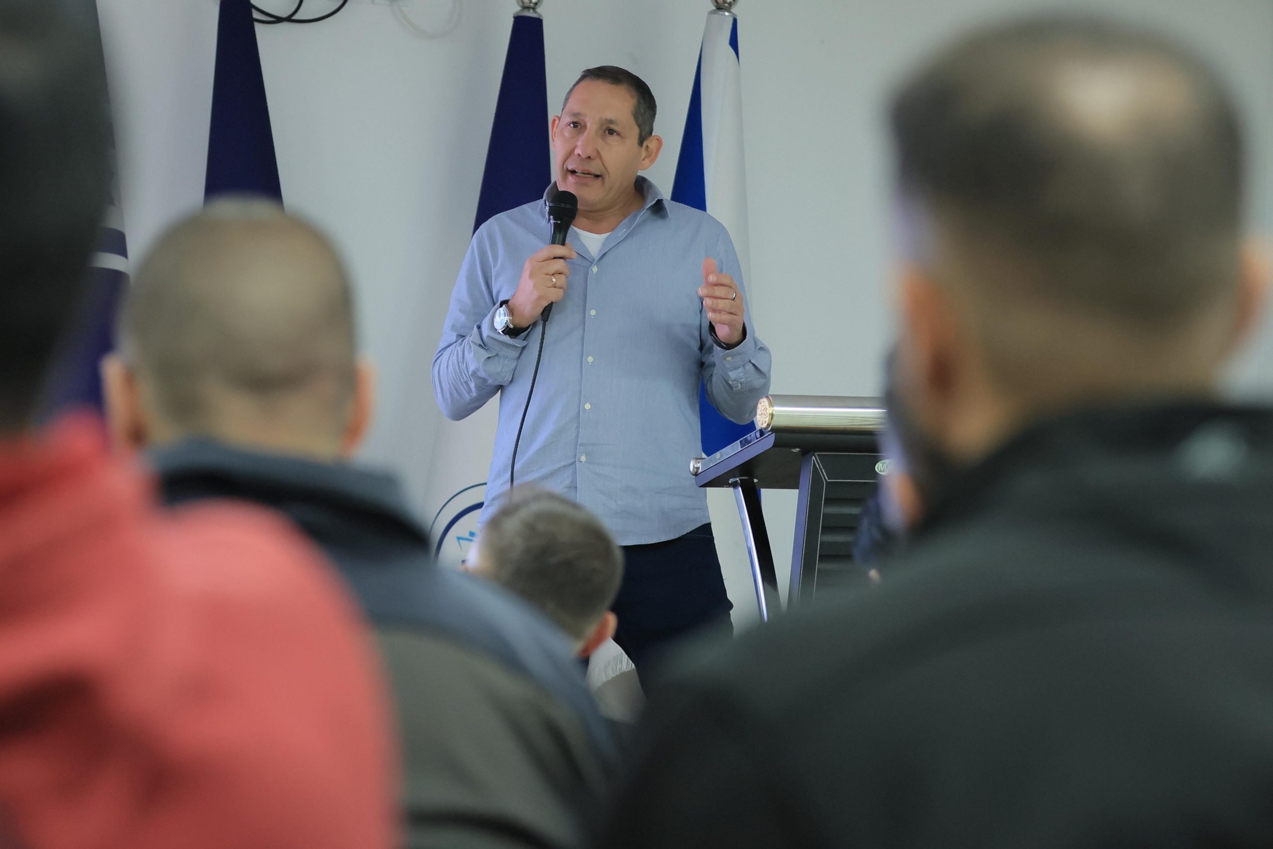 מערכת "אחלה ניוז" עם הדיווח הבא צילום: דוברות המשרד לביטחון לאומי