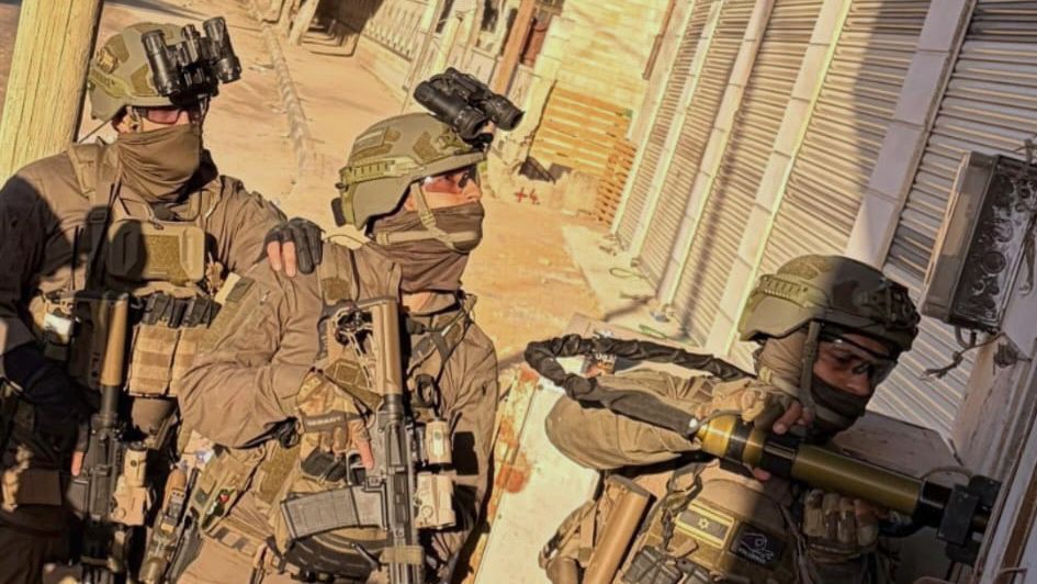 מערכת "אחלה ניוז" עם הדיווח הבא צילום: דוברות שירות בתי הסוהר