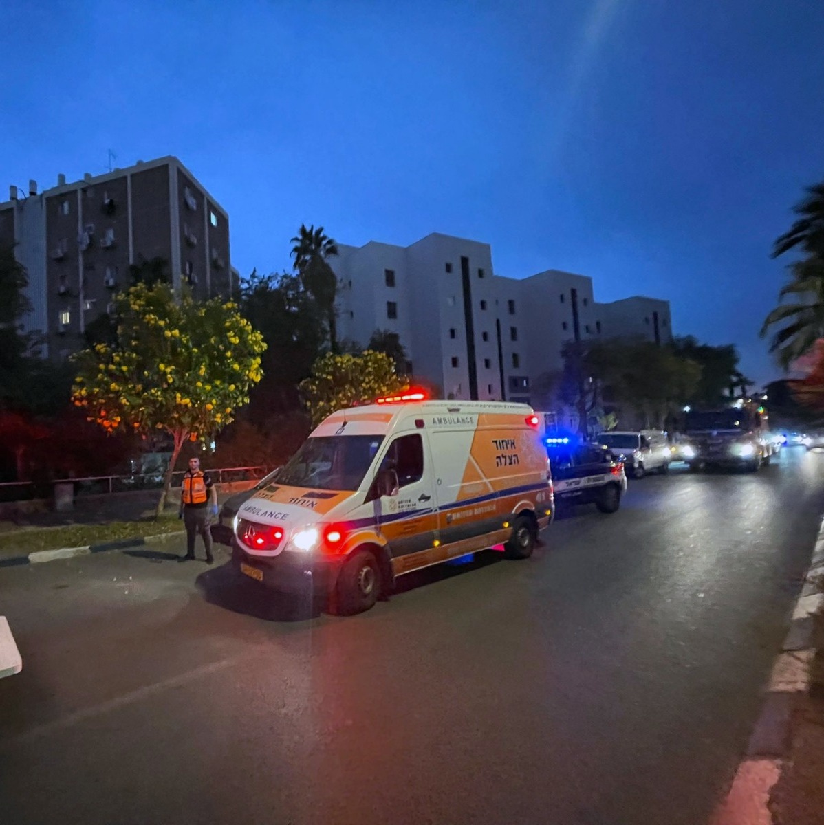 מערכת "אחלה ניוז" עם הדיווח הבא צילום: דוברות איחוד הצלה