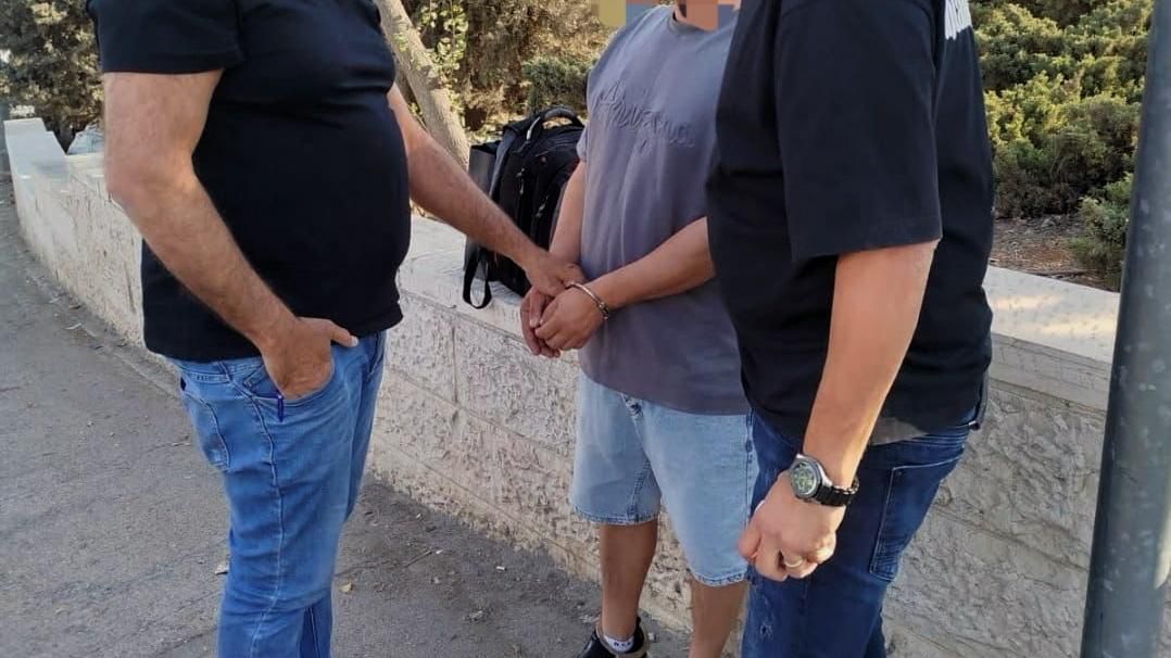 מערכת "אחלה ניוז" עם הדיווח הבא צילום: דוברות שירות בתי הסוהר