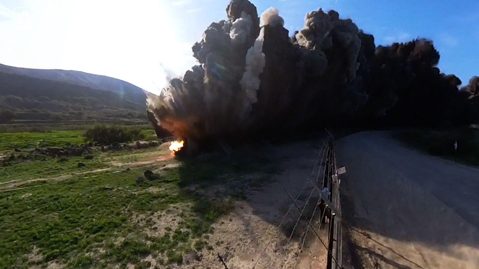 מערכת "אחלה ניוז" עם הדיווח הבא צילום: דוברות משרד הביטחון