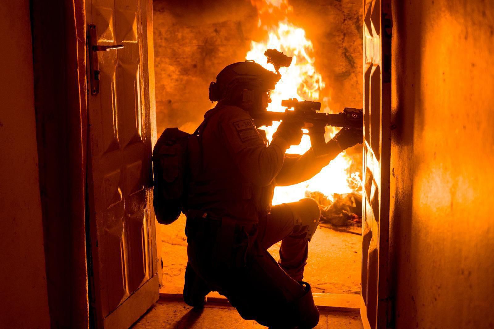 מערכת "אחלה ניוז" עם הדיווח הבא צילום: דובר צה"ל