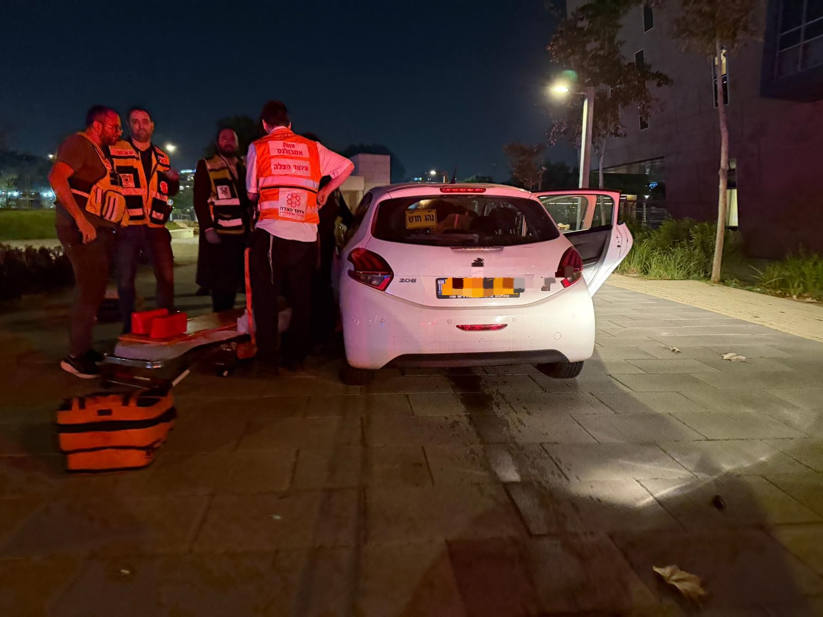 מערכת "אחלה ניוז" עם הדיווח הבא צילום: דוברות איחוד הצלה