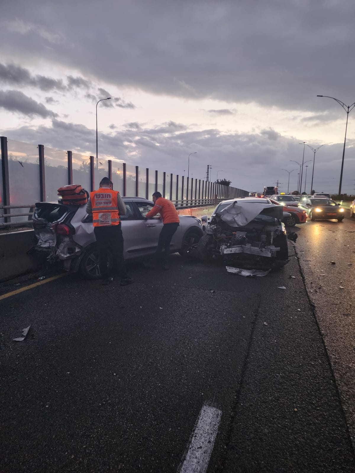 מערכת "אחלה ניוז" עם הדיווח הבא צילום: דוברות איחוד הצלה