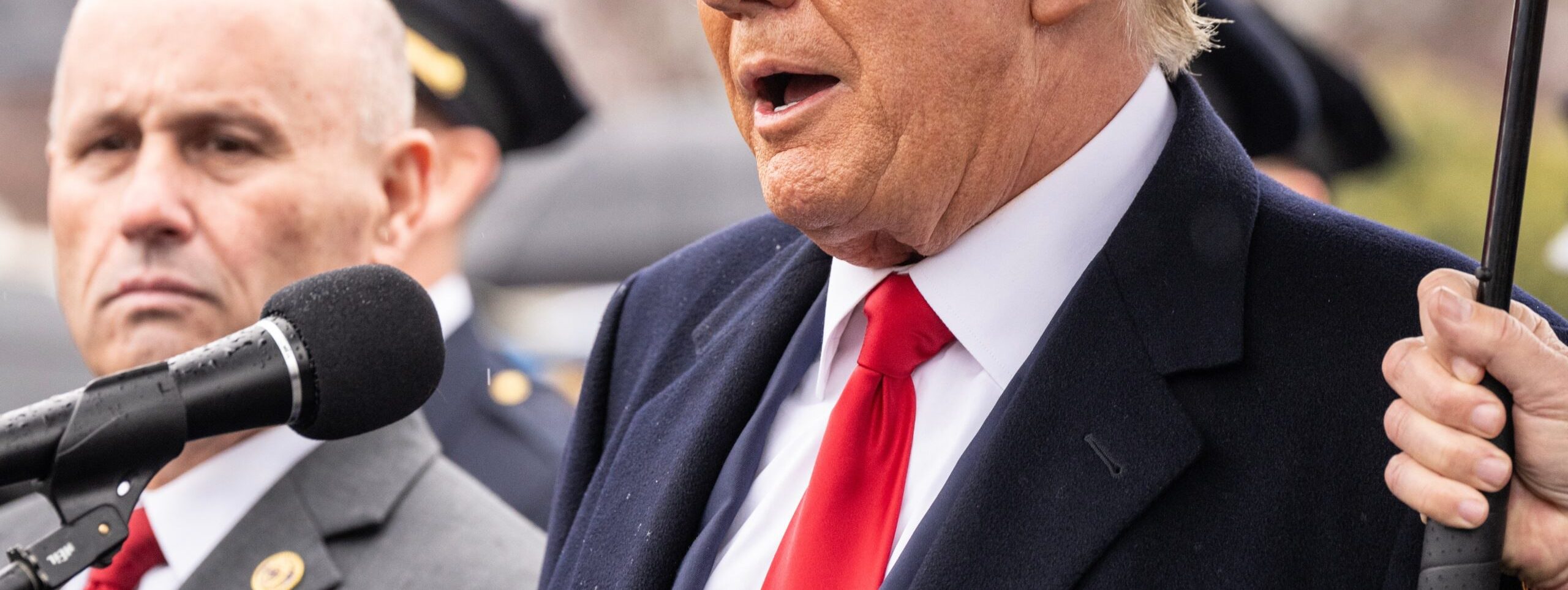 מערכת "אחלה ניוז" עם הדיווח הבא ציק צאק צילום אירועים