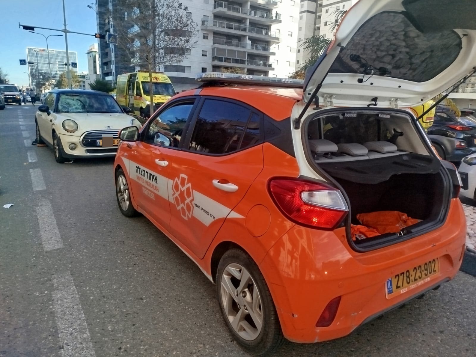 מערכת "אחלה ניוז" עם הדיווח הבא צילום: דוברות איחוד הצלה