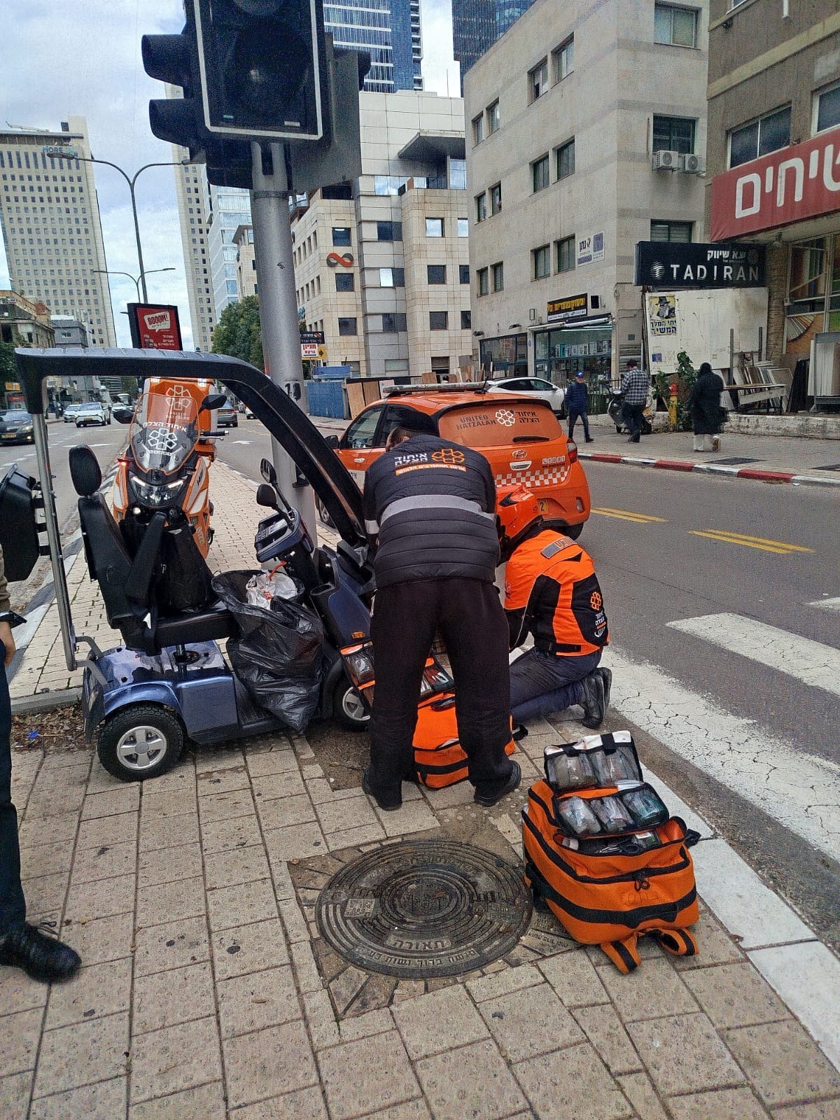 מערכת "אחלה ניוז" עם הדיווח הבא צילום: דוברות איחוד הצלה