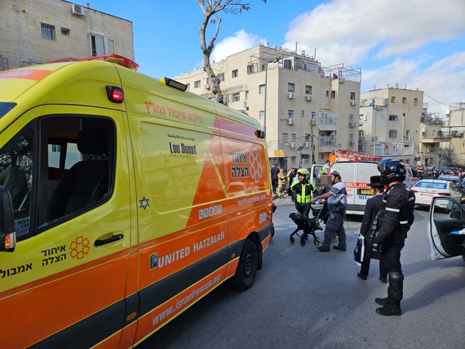 מערכת "אחלה ניוז" עם הדיווח הבא צילום: דוברות איחוד הצלה