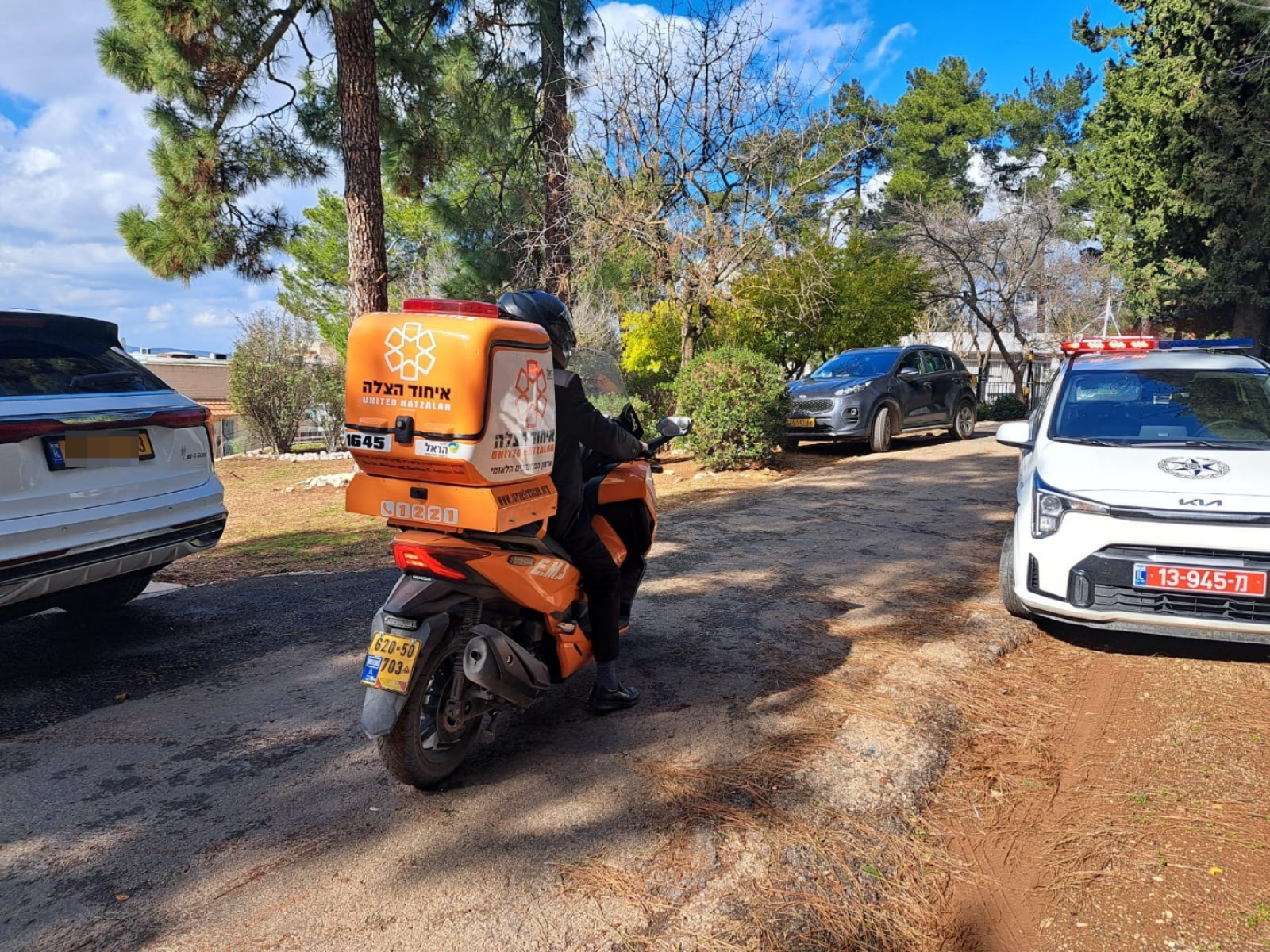 מערכת "אחלה ניוז" עם הדיווח הבא צילום: דוברות איחוד הצלה