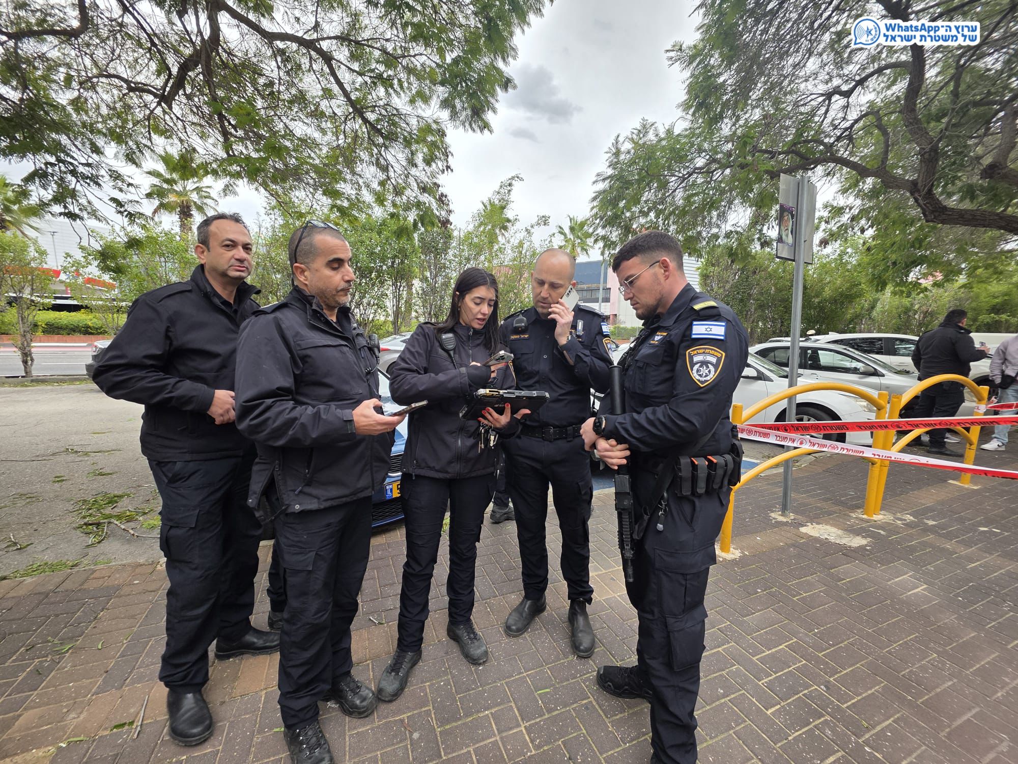 מערכת "אחלה ניוז" עם הדיווח הבא צילום: דוברות המשטרה