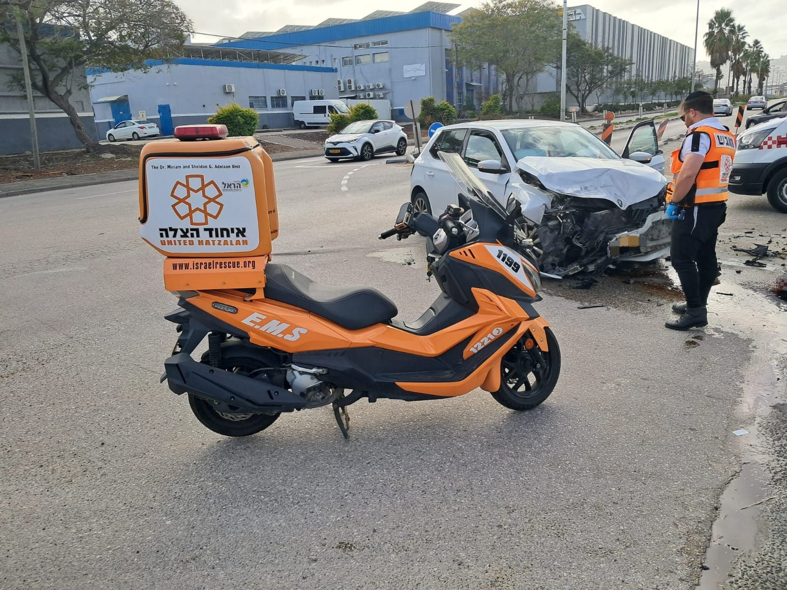 מערכת "אחלה ניוז" עם הדיווח הבא צילום: דוברות איחוד הצלה