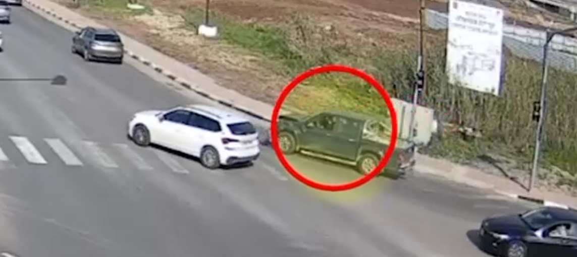 מערכת "אחלה ניוז" עם הדיווח הבא צילום: דוברות המשטרה