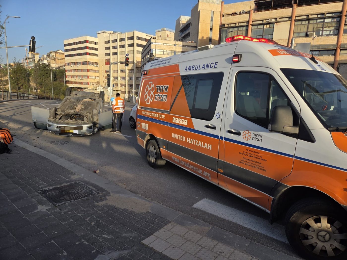 מערכת "אחלה ניוז" עם הדיווח הבא צילום: דוברות איחוד הצלה