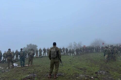 מערכת "אחלה ניוז" עם הדיווח הבא צילום: דובר צה"ל