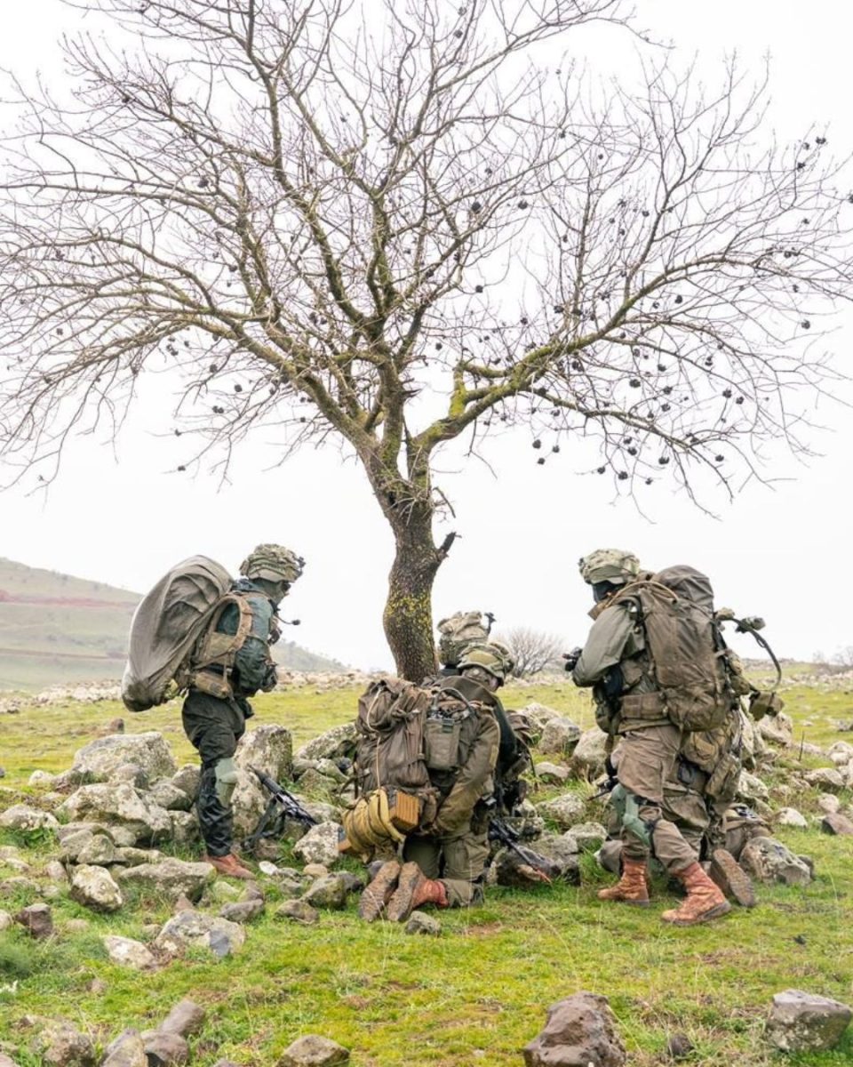 מערכת "אחלה ניוז" עם הדיווח הבא צילום: דובר צה"ל