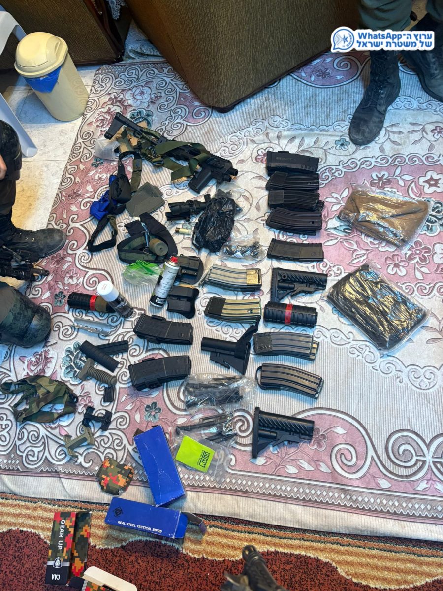 מערכת "אחלה ניוז" עם הדיווח הבא צילום: דוברות המשטרה