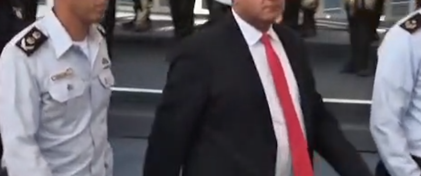 מערכת "אחלה ניוז" עם הדיווח הבא צילום: דוברות שירות בתי הסוהר