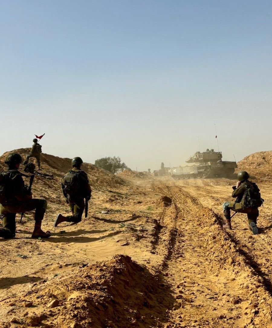 מערכת "אחלה ניוז" עם הדיווח הבא צילום: דובר צה"ל