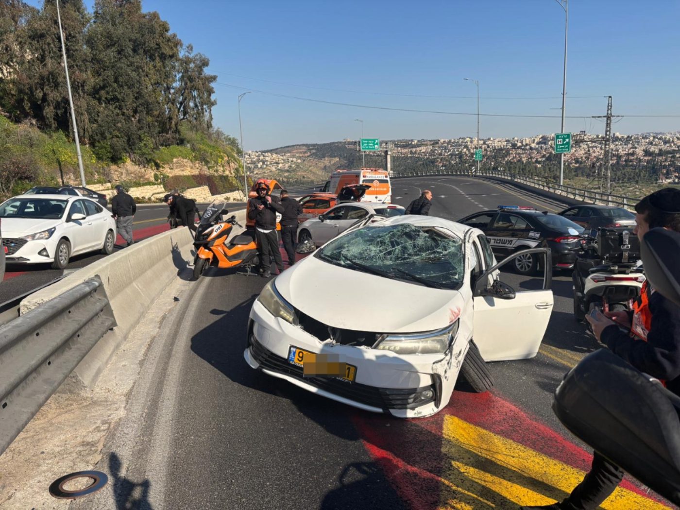 מערכת "אחלה ניוז" עם הדיווח הבא צילום: דוברות איחוד הצלה