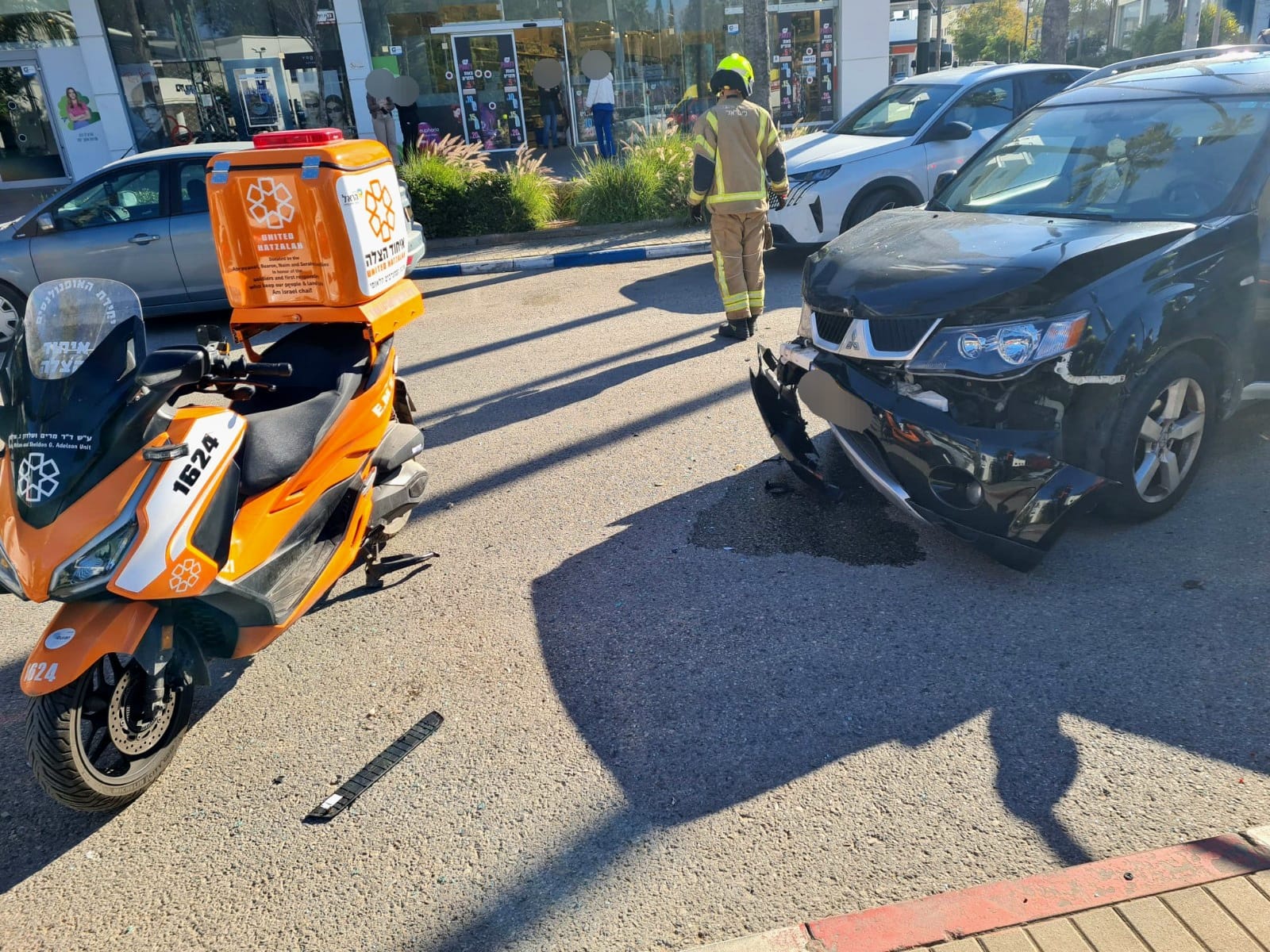 מערכת "אחלה ניוז" עם הדיווח הבא צילום: דוברות המשטרה