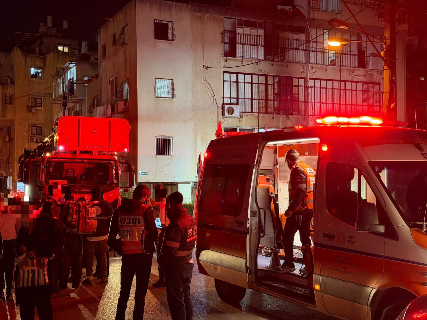 מערכת "אחלה ניוז" עם הדיווח הבא צילום: דוברות איחוד הצלה