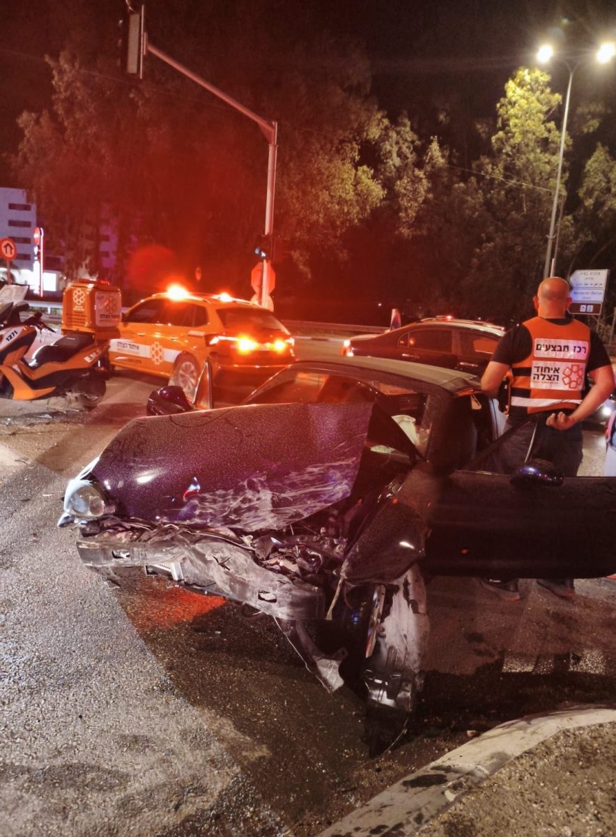 מערכת "אחלה ניוז" עם הדיווח הבא צילום: דוברות איחוד הצלה