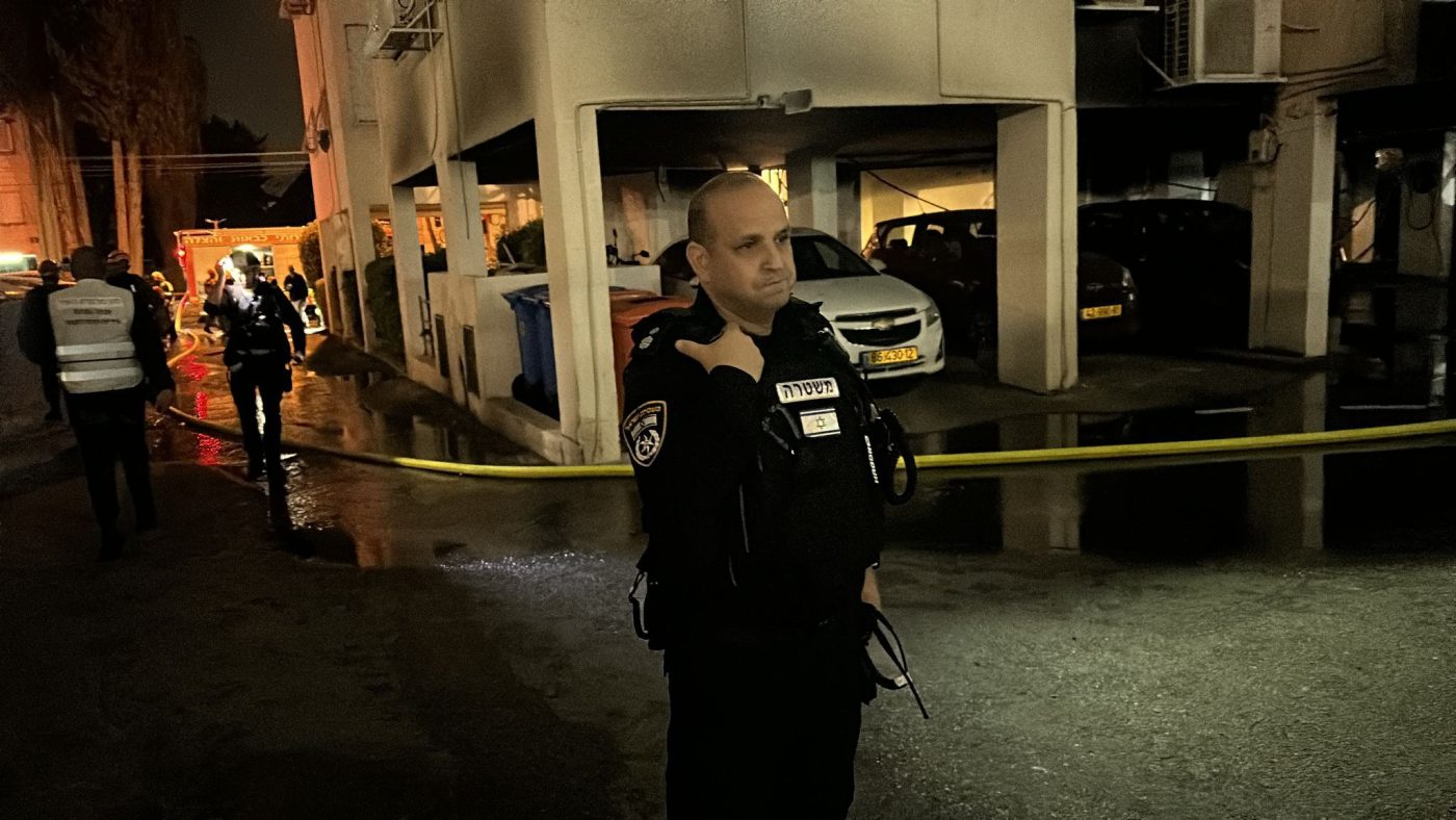 מערכת "אחלה ניוז" עם הדיווח הבא צילום: דוברות המשטרה