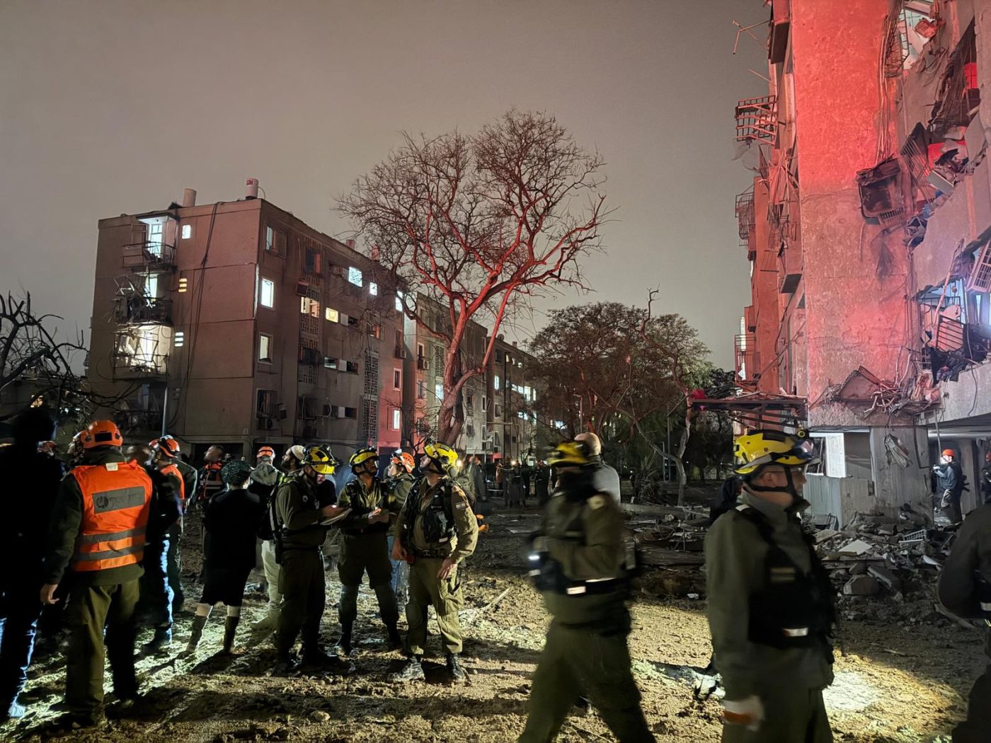 מערכת "אחלה ניוז" עם הדיווח הבא צילום: דובר צה"ל