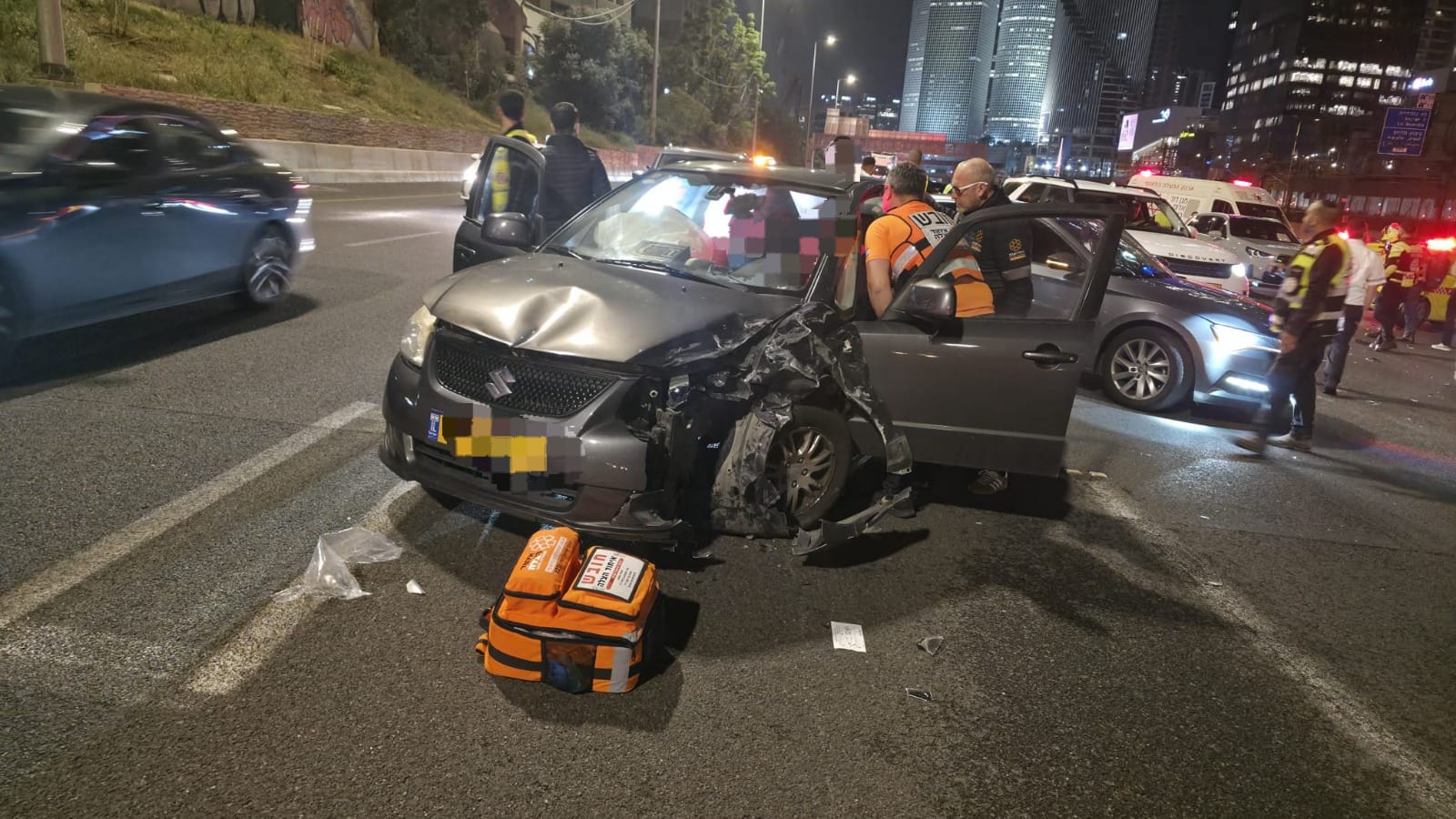מערכת "אחלה ניוז" עם הדיווח הבא צילום: דוברות איחוד הצלה
