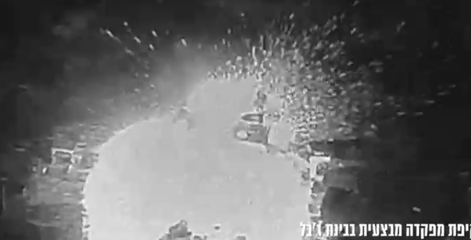 מערכת "אחלה ניוז" עם הדיווח הבא צילום: דובר צה"ל