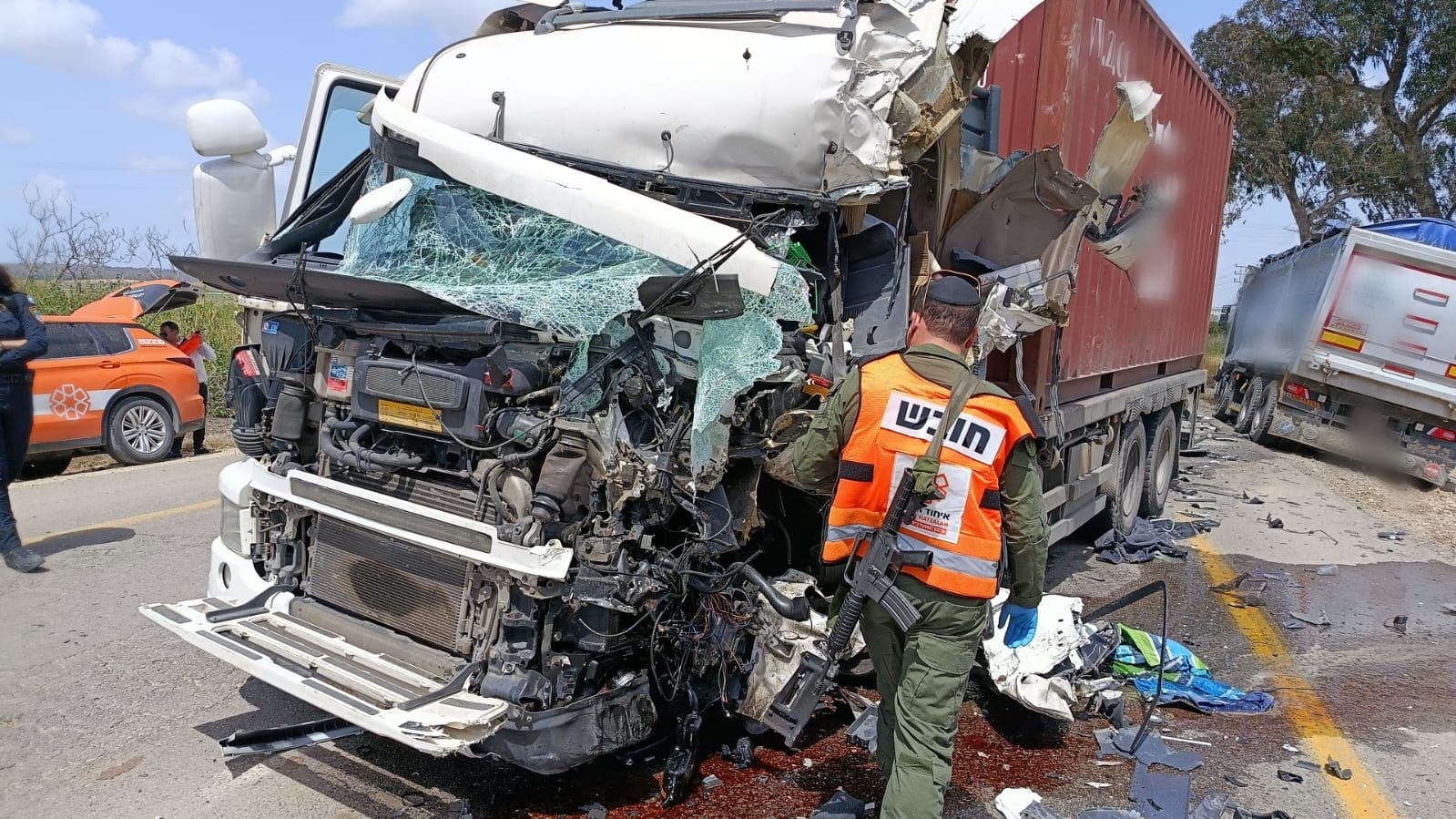 מערכת "אחלה ניוז" עם הדיווח הבא צילום: דוברות איחוד הצלה