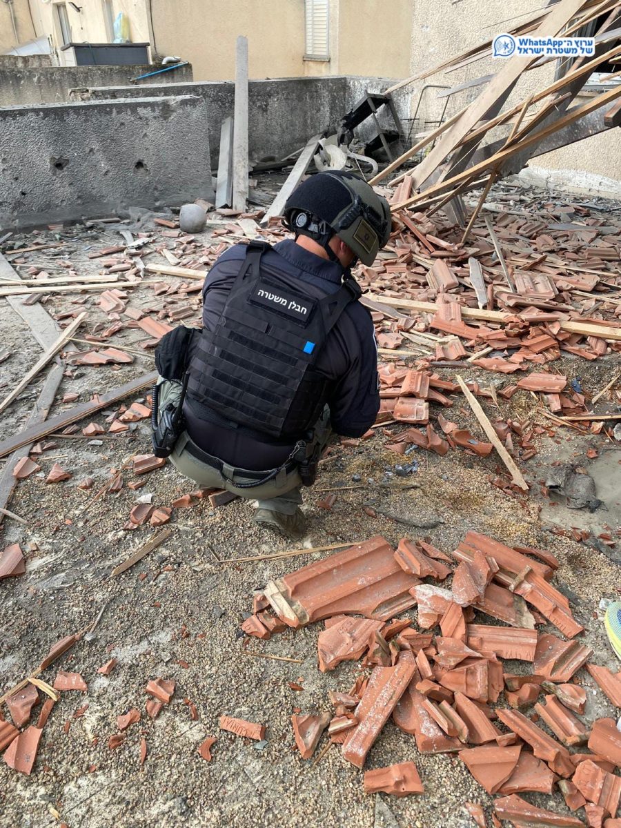 מערכת "אחלה ניוז" עם הדיווח הבא צילום: דוברות המשטרה