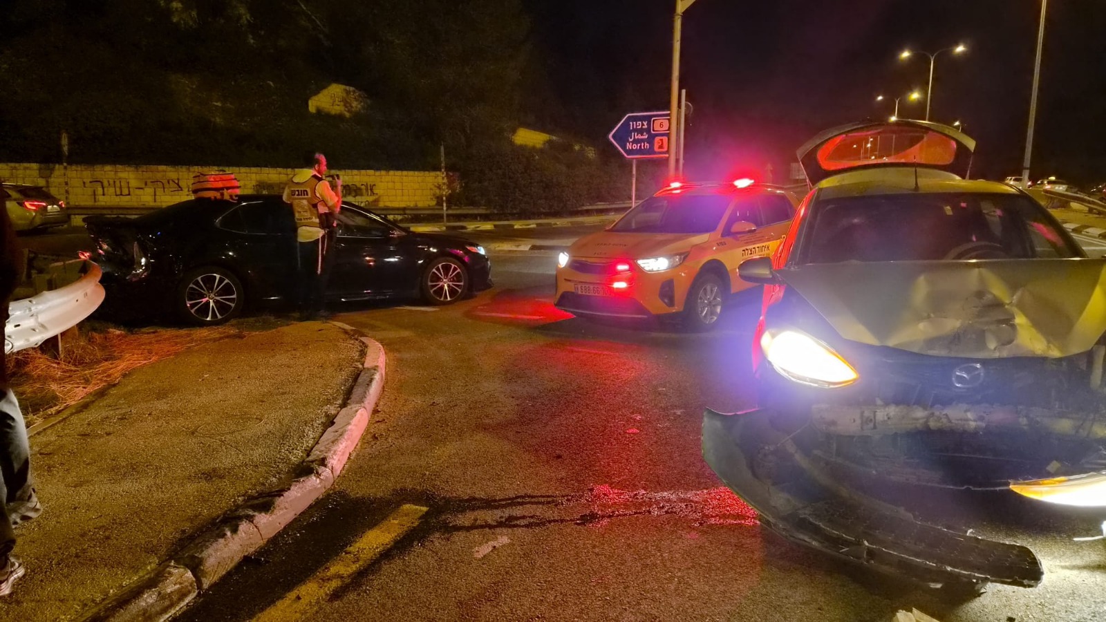 מערכת "אחלה ניוז" עם הדיווח הבא צילום: דוברות איחוד הצלה