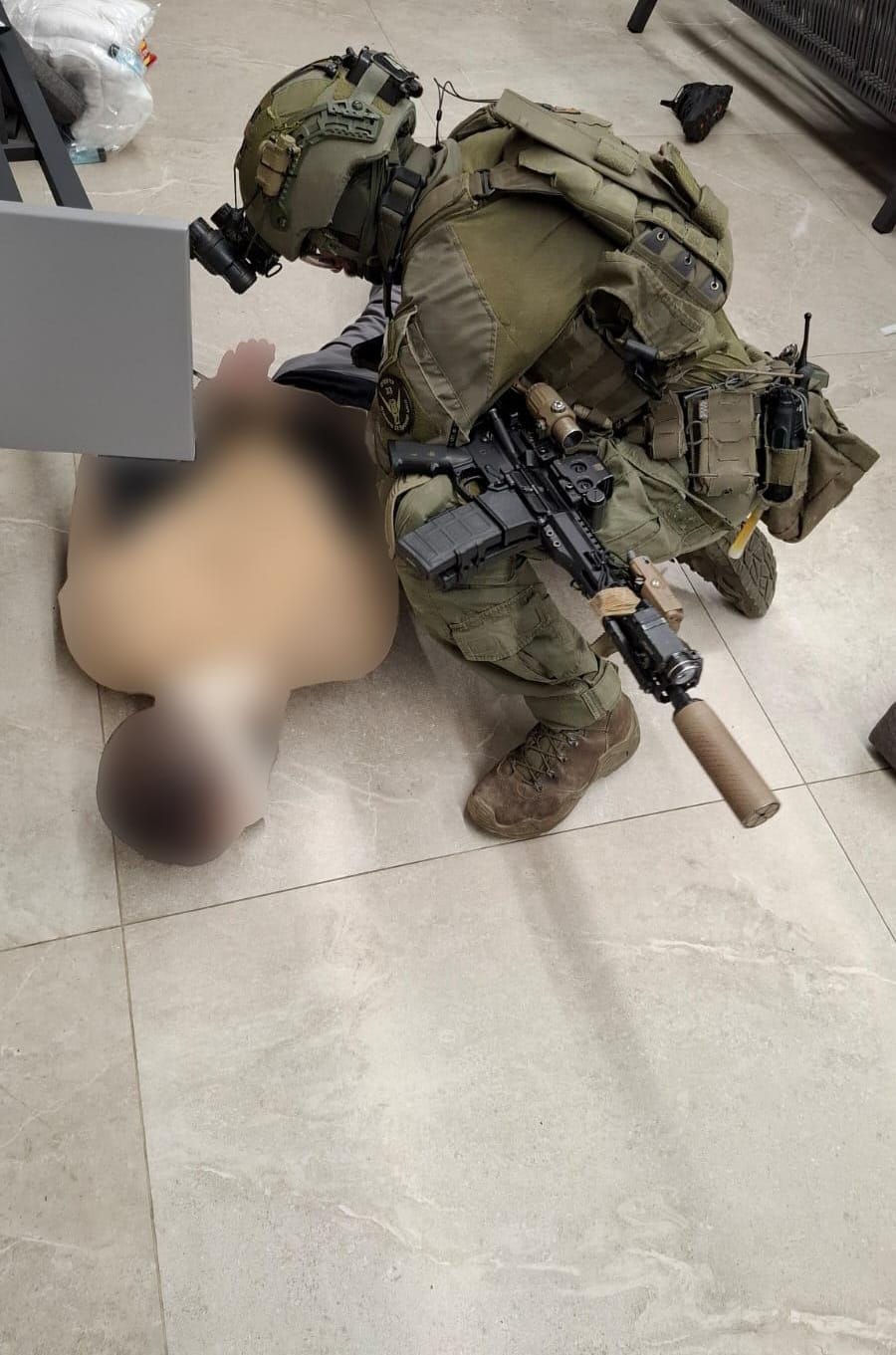 מערכת "אחלה ניוז" עם הדיווח הבא צילום: דוברות המשטרה