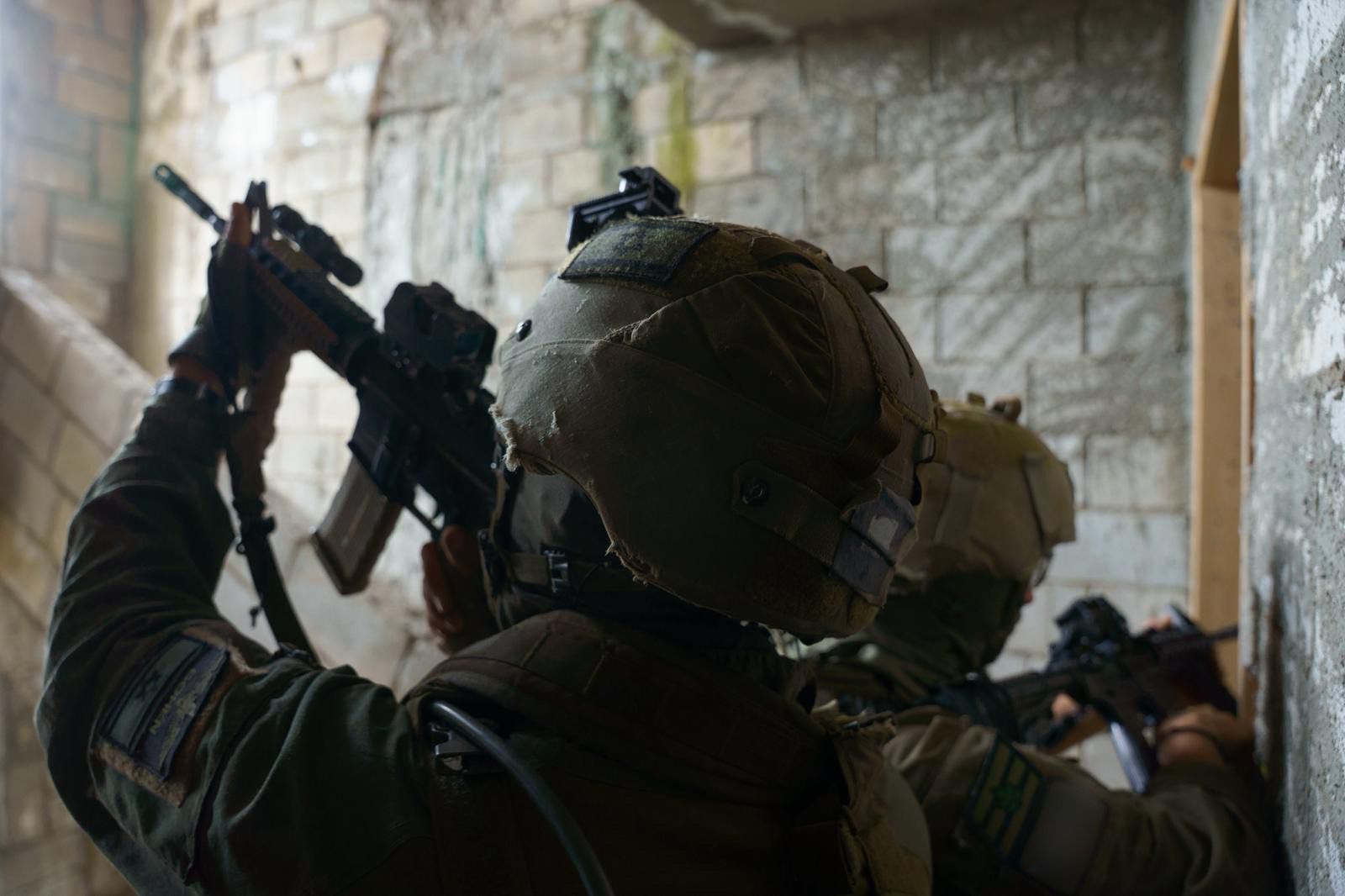 מערכת "אחלה ניוז" עם הדיווח הבא צילום: דובר צה"ל