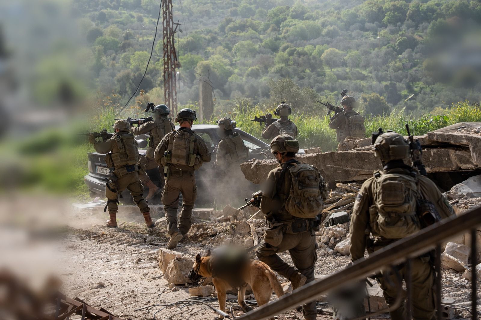מערכת "אחלה ניוז" עם הדיווח הבא צילום: דובר צה"ל
