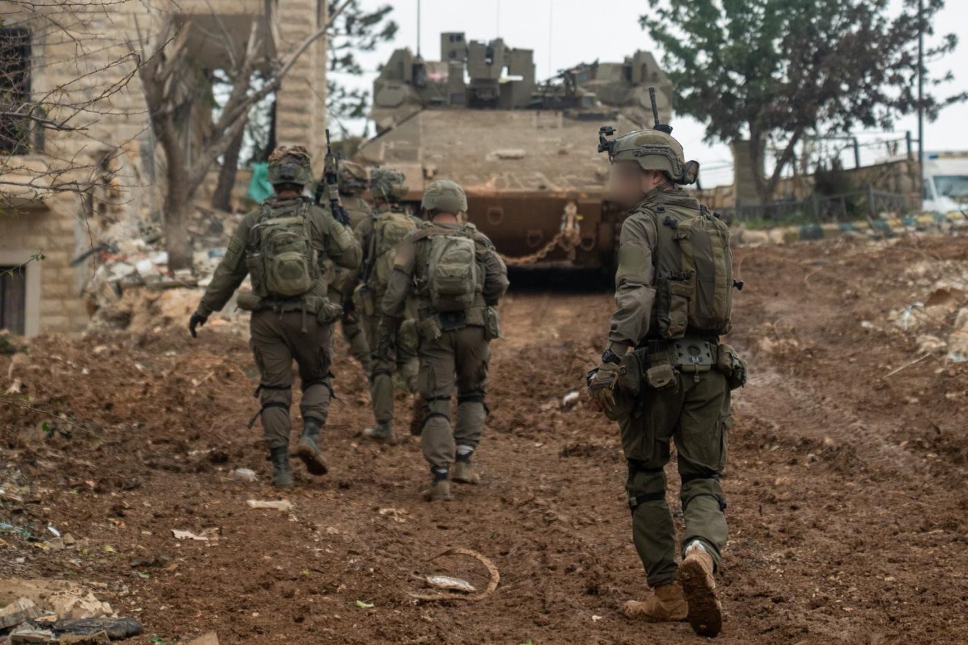 מערכת "אחלה ניוז" עם הדיווח הבא צילום: דובר צה"ל