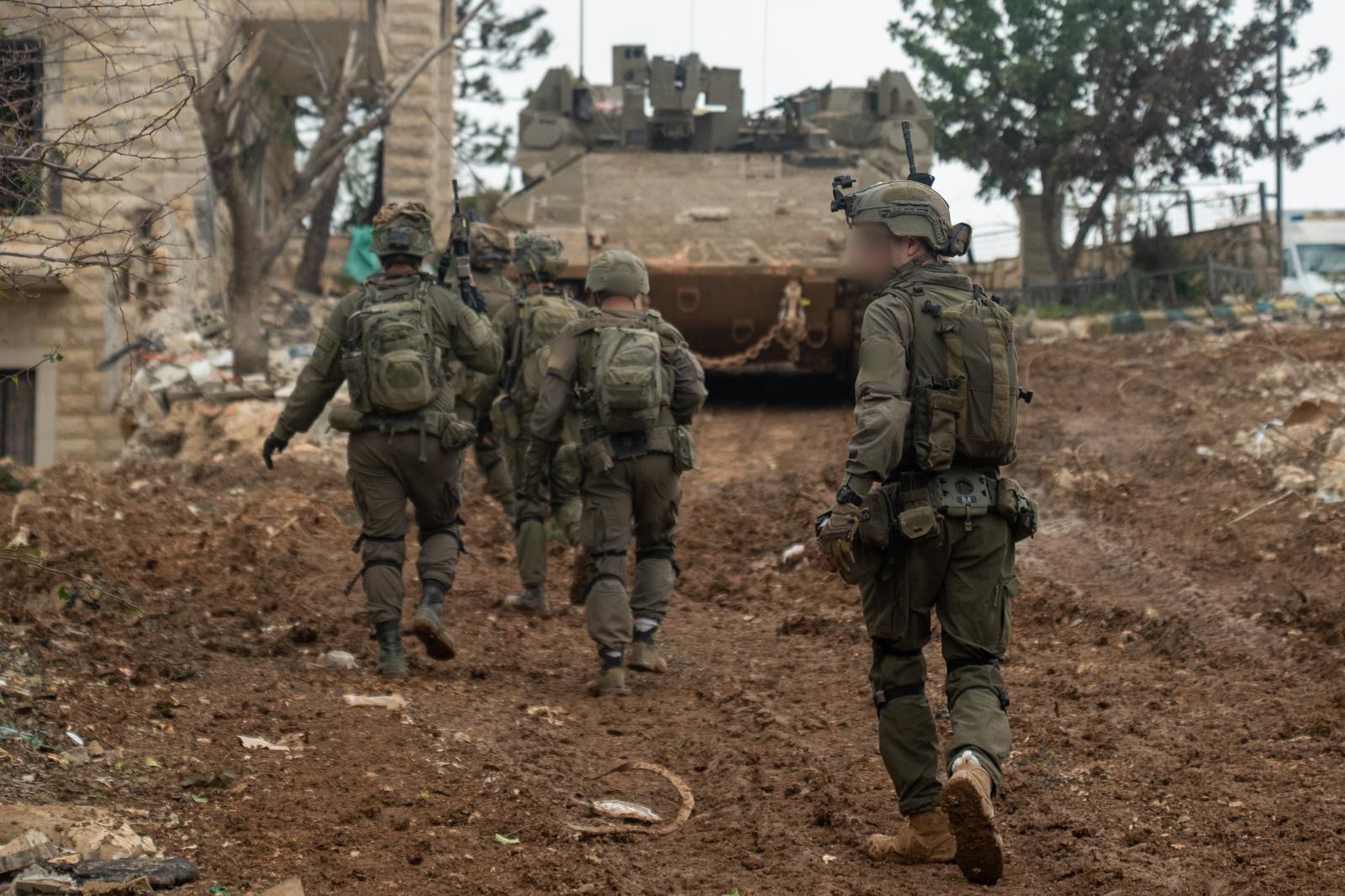 מערכת "אחלה ניוז" עם הדיווח הבא צילום: דובר צה"ל