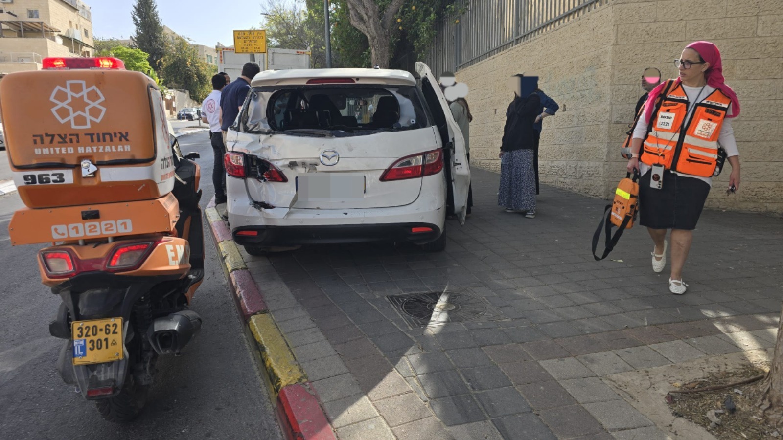 מערכת "אחלה ניוז" עם הדיווח הבא צילום: דוברות איחוד הצלה