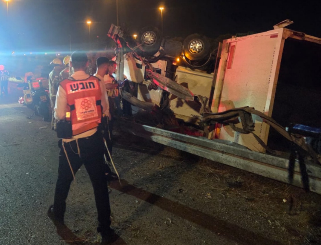 מערכת "אחלה ניוז" עם הדיווח הבא צילום: דוברות איחוד הצלה