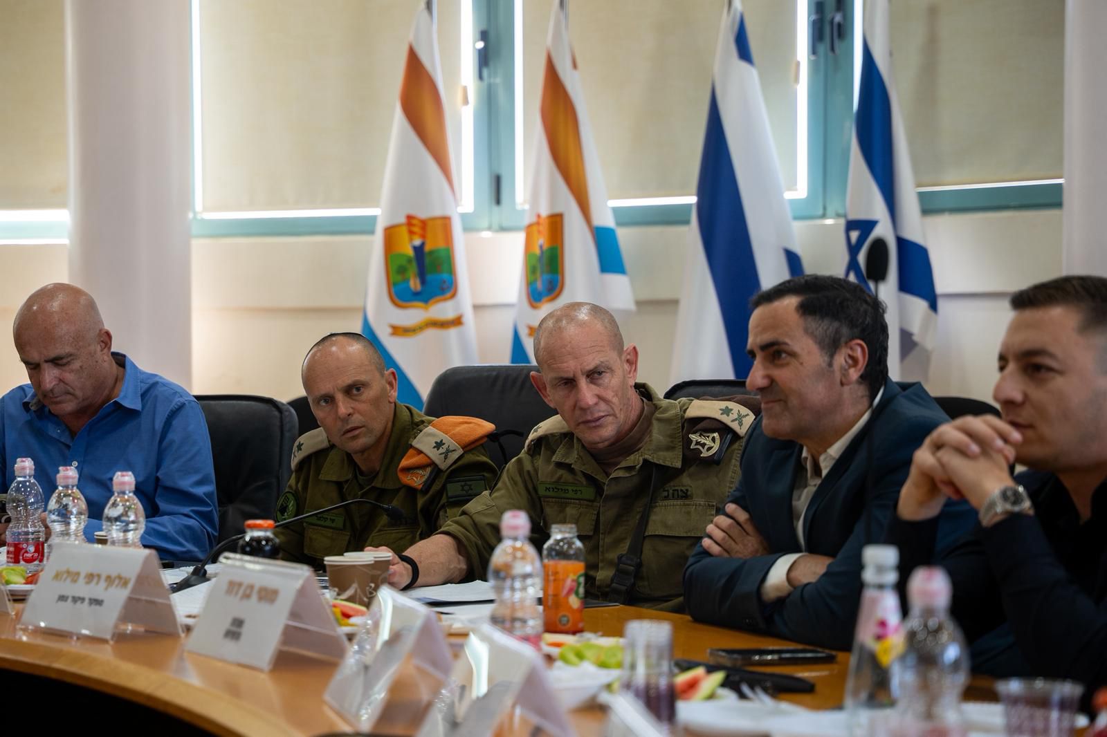 מערכת "אחלה ניוז" עם הדיווח הבא צילום: דובר צה"ל